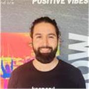 Coach sportif diplômé, je propose des séances adaptées à votre niveau et à vos objectifs, en individuel ou en petit groupe