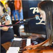 Profesora de piano y teoría musical . Todos los niveles desde los 8 años