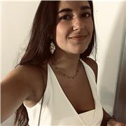 Estudiande del Doble Grado de ade y derecho, dispuesta a enseñar a niños de primaria cualquier asignatura preferentemente Matematicas, Ingles