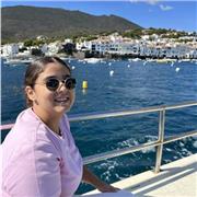 Hola doy clases de apoyo de Lengua Castellano y literatura. Actualmente estoy cursando la carrera de Filologia Hispanica