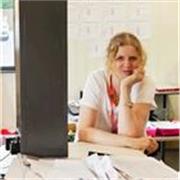 Insegnante madrelingua inglese con una lunga esperienza di 30 anni dì insegnamento dell'inglese in Italia