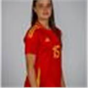 Me defino como una jugadora profesional empática, trabajadora y perfeccionista. Haré clases formativas y motivadoras a menores 18.