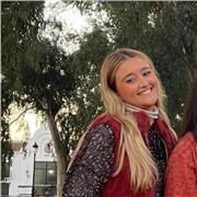 Profesora para alumnos de distintos cursos de Educación Primaria