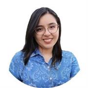 Tutora de español que enseña a niños de todas las edades