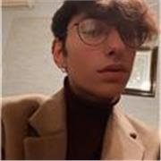Ragazzo diplomato nel 2021 impartisce lezioni