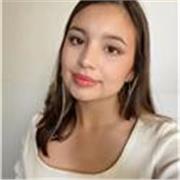 Profesora de inglés imparte clases para niños y adolescentes