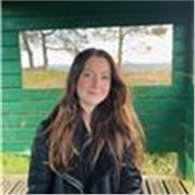 Profesora de inglés imparte clases particulares a todos los edades