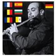 Mi sono esibito in Francia, Spagna, Belgio, Germania, Bulgaria, Romania e Città del Vaticano finora. Ho allievi italiani e stranie