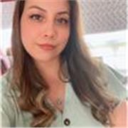 Profesora de inglés para niños y niñas de colegios nivel primaria y secundaria