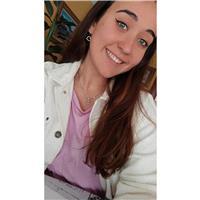 Maestra de apoyo escolar graduada en educación infantil. soy una persona paciente y sociable que le encanta la enseñanza