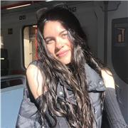 Hola! Soy una profesora de Inglés, Catalán y Castellano que le encanta dar clases de forma dinámica y entendedora a niños entre los 3 a los 13 años. Soy estudiante de bachillerato humanístico y saco muy buenas notas sobretodo en lenguas. Además, me encant