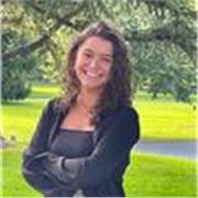 Profesora de Lengua y Literatura españolas, Inglés y Francés para todas las edades y niveles. 