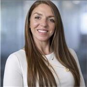 Profesora de inglés nativa británica con más de 10 años de experiencia enseñando ambos adultos y niños. 