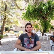 Laureato in Lettere moderne offre ripetizioni in italiano, latino, storia, geografia e storia dell'arte ai ragazzi frequentanti scuole medie o superiori