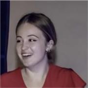 Sono una ragazza madrelingua inglese che impartisce ripetizioni di inglese a persone di tutte l'età ! 