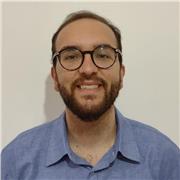 Laureato in Italianistica con 110/110 e lode impartisce lezioni private di Italiano, Storia, geografia e latino