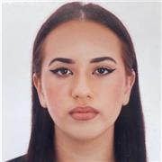 Studentessa universitaria offre aiuto compiti per elementari e medie, a domicilio o online