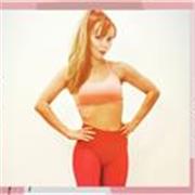 Clases para mujeres grupales o individuales. Música de todos los tiempos; pop, rock. Salsa. Cumbia, merengue, bachata, y mas!