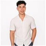 Bailarín y profesor de ritmos latinos con experiencia en salsa caleña, salsa ON1 y salsa ON2