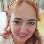 Profesora de historia, historia del arte y arte aplicada.