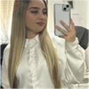 Profesora particular adaptando el contenido a las necesidades de cada uno.
