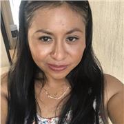 Maestra de historia, imparte clases a niños de todas las edades