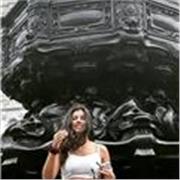 Soy una chica risueña, amable y con paciencia.  Soy técnico superior de educación y control ambiental.