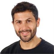 Profesor de fotografía apto para enseñar a adolescentes, jovenes y adultos. Apasionado por la docencia 