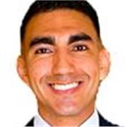 Profesor de apoyo especializado con los deberes