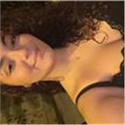 Experta y reconocida en el mundo de la música , aproximadamente 10 años en el mundo de la música 