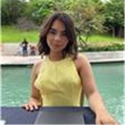 Docente de español con experiencia en la enseñanza del idioma a estudiantes de distintos niveles