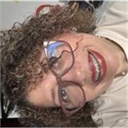 Docente universitario, graduada en farmacia lo que me permite compartir conocimientos de química, biología y otras ciencias