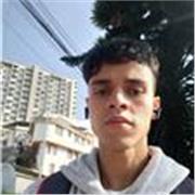 Profesor de ciencias políticas con poca experiencia en clases virtuales dispuesto a enseñar a personas de cualquier edad y lugar