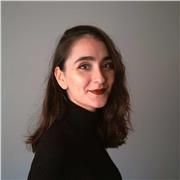 Profesora de fotografía que imparte clases adaptadas para todas las edades