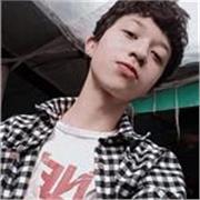 docente de inglés enfocado en clases dinamicas y divertidas en base al enfoque STEAM para promover la participación y uso real