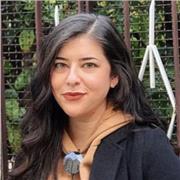 Laureata in scienze della comunicazione impartisco lezioni private di: italiano, grammatica, storia, filosofia, diritto ed inglese