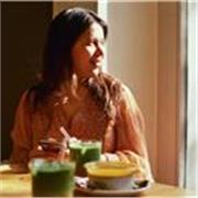 Experienced English Tutor helping learners of all ages build strong communication and writing skills