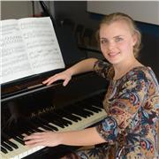 Insegnante di pianoforte secondo la scuola russa