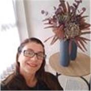 Dou aulas particulares e sou italiana madre língua e professora de teatro e de yoga e posso ensinar a todos