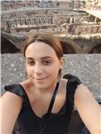Studente universitario impartisce lezioni di ripetizioni di italiano, inglese, storia