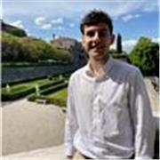 Ragazzo al secondo anno di corso impartisce lezioni di STORIA, GEOGRAFIA, ITALIANO, FILOSOFIA ANTICA