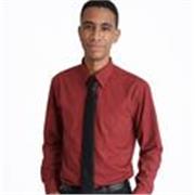 Profesor joven con grandes capacidades de enseñanza y con buena comunicación.