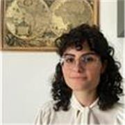 Insegnante di discipline letterarie per la scuola primaria e secondaria