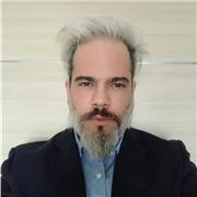 Lezioni principalmente online. Imparare è divertente quando ti appassioni, ed è impossibile non appassionarsi quando è l'insegnante il primo a essere appassionato!
