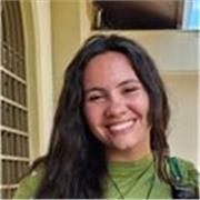 Prodessora de Inglês com foco em aulas dinâmicas e personalizadas