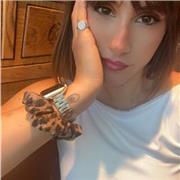 Insegnante per supporto in letteratura italiana e grammatica