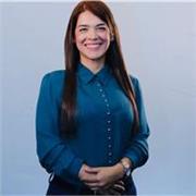 Profesora de administración de empresas con énfasis en investigación y emprendimiento