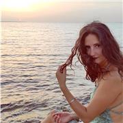 Sono laureata in giurisprudenza con il massimo dei voti presso l'Università degli studi di Bari  Aldo Moro  e abilitata all'esercizio della professione forense. Maturità classica presso il Liceo Classico  Cagnazzi  di Altamura (Ba) Offro ripetizioni priva