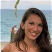 Docente di ruolo di italiano e latino impartisce lezioni di materie umanistiche per liceali, universitari e italiano per stranieri