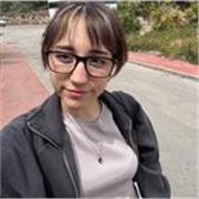 Soy estudiante de turismo. Doy clases a niños, adolescentes y hasta adultos que necesitan refuerzo en inglés. 